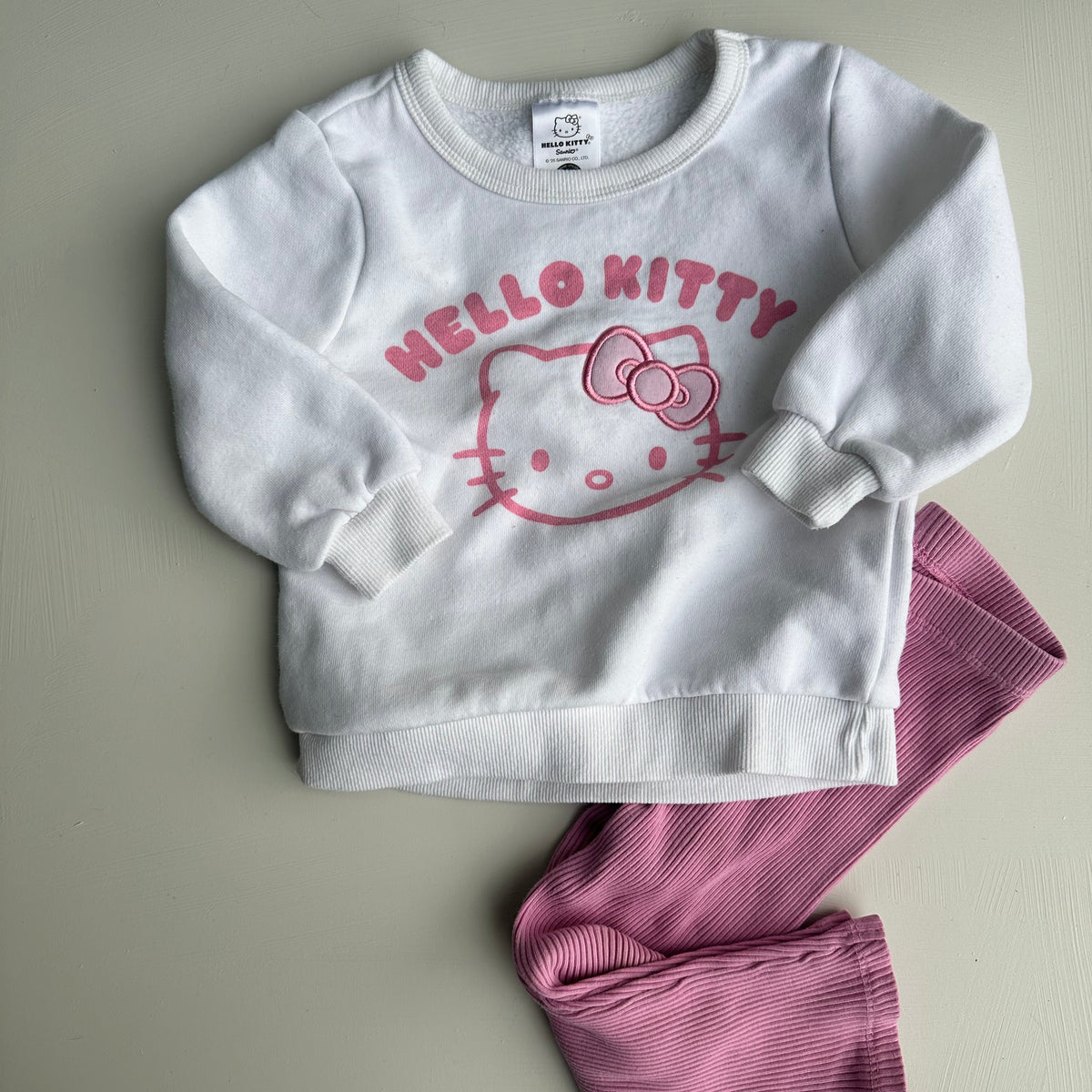 Ensemble Hello Kitty 18 mosi | Seconde main (mini imperfection *)