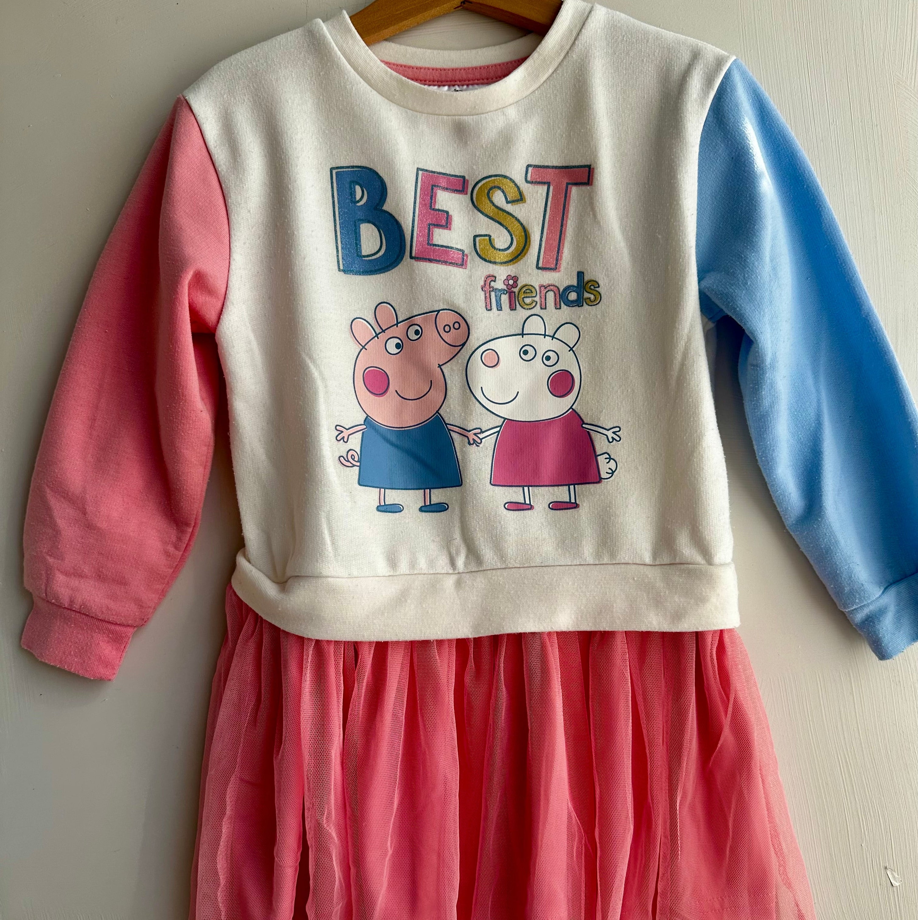 Robe PeppaPig 4 ans | Seconde main | (légèrement mousseux)