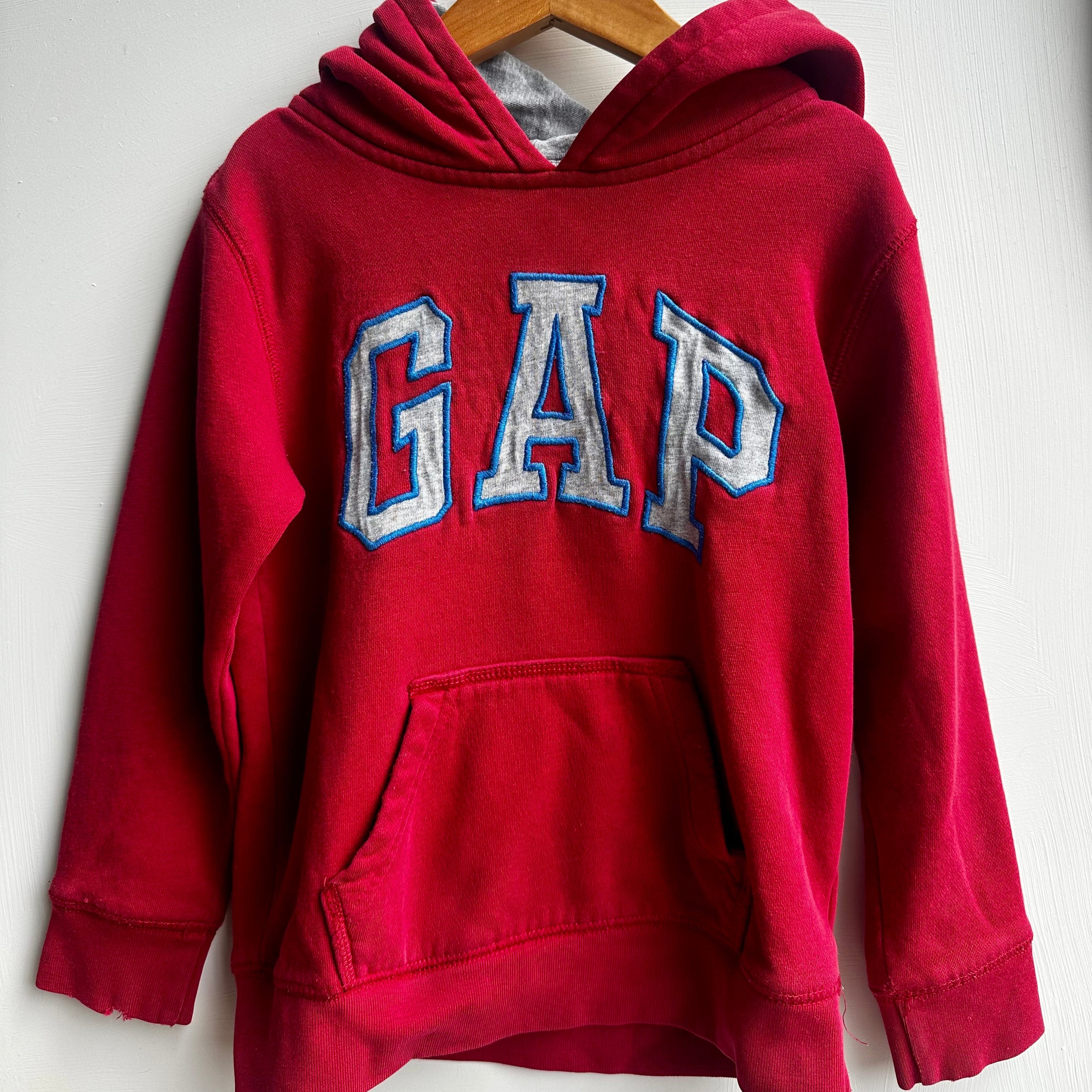 Pull à capuchon GAP 5 ans | Seconde main