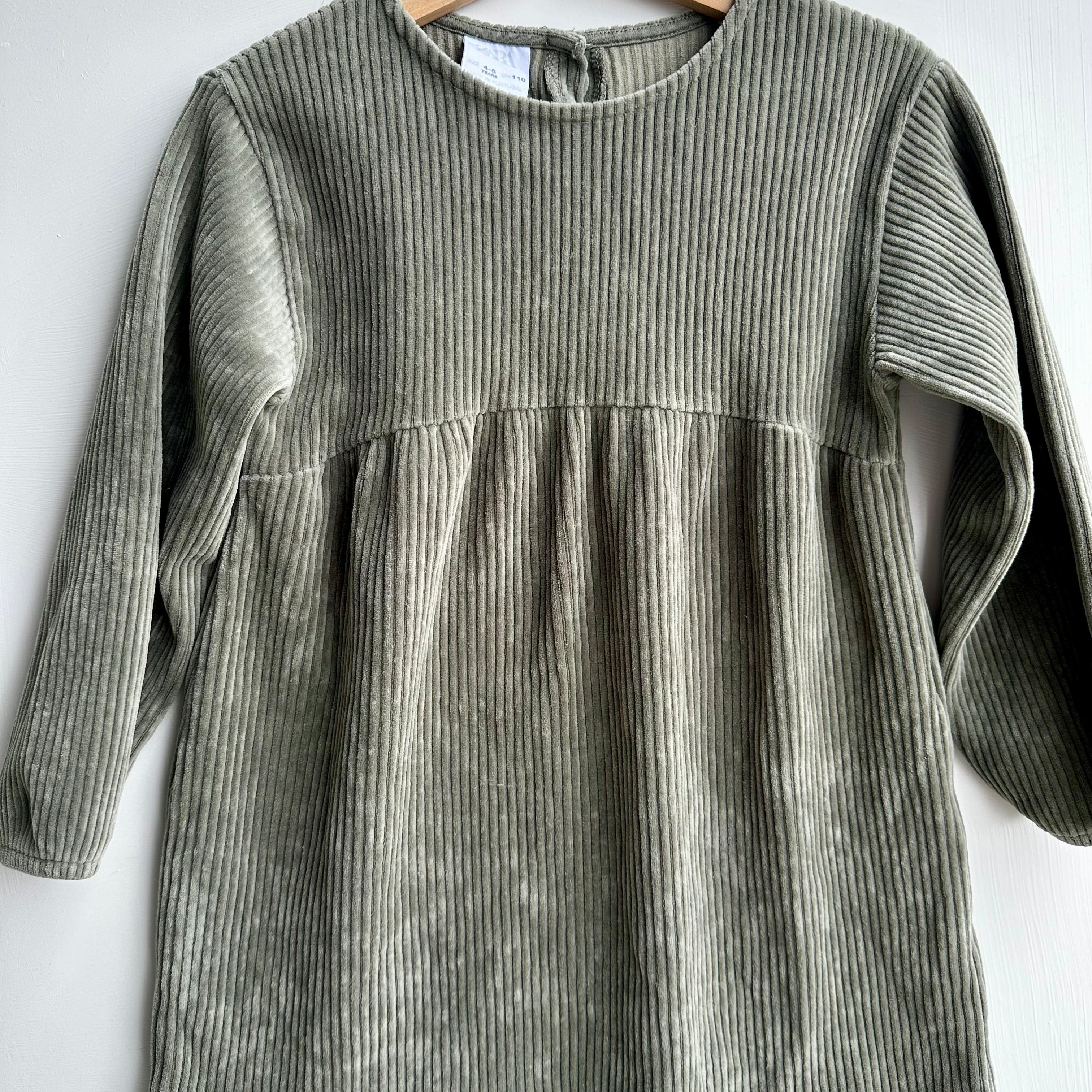 Robe en velours verte 4-5 ans | Seconde main
