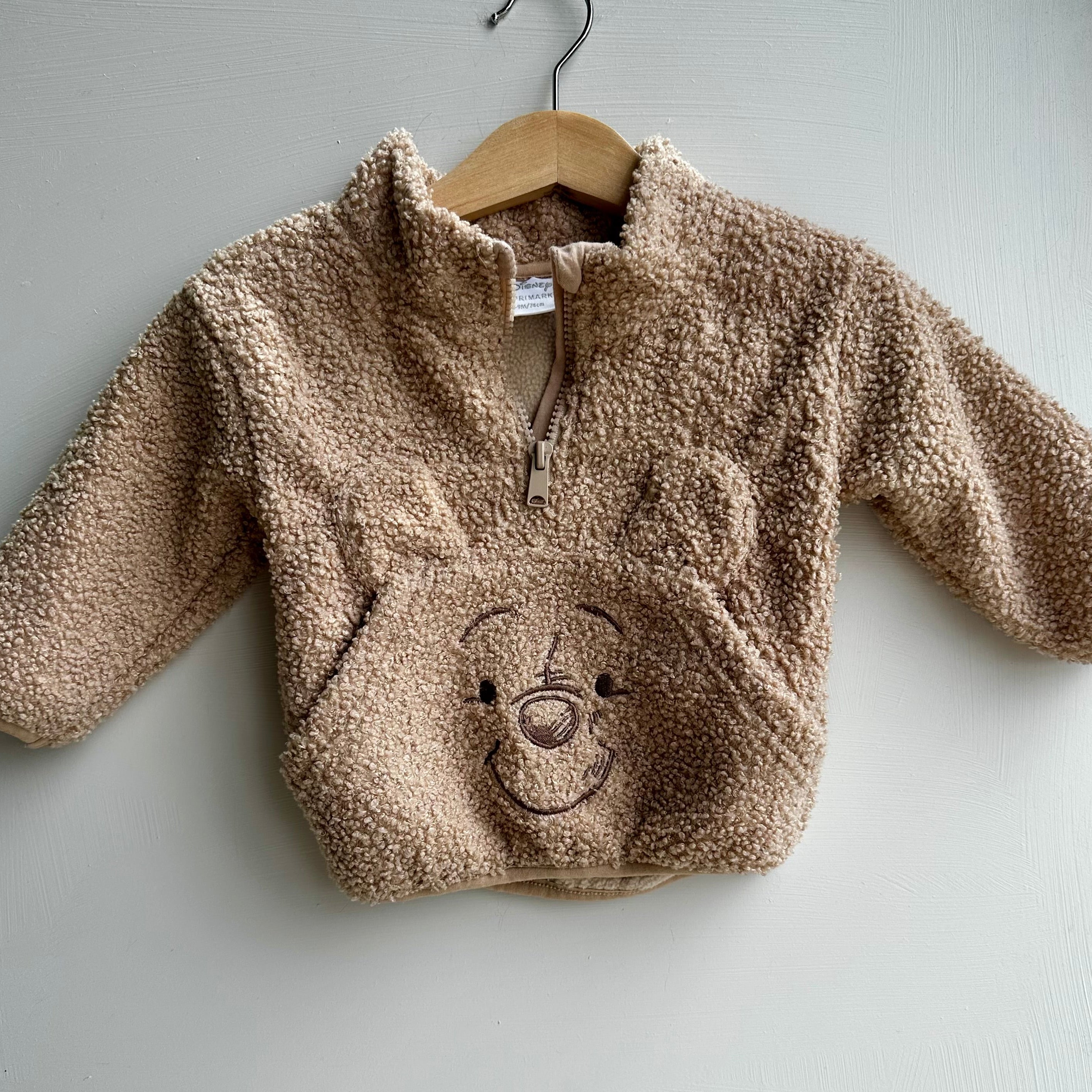 Pull Sherpa Pooh Primark* Disney 6-9 mois | Seconde main