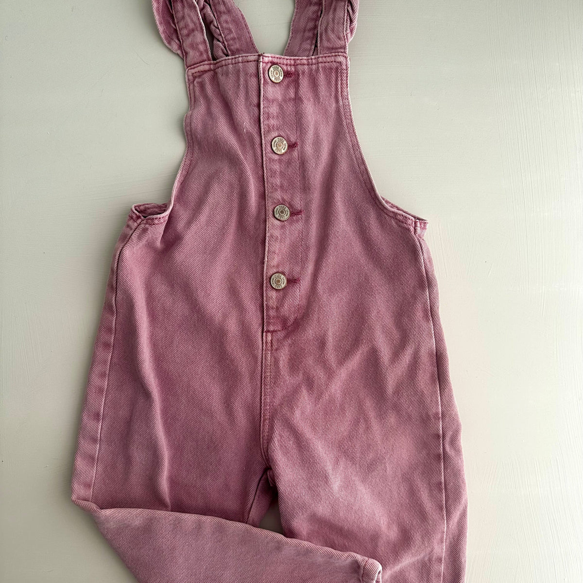 Salopette en jean rose 3-4 ans | Seconde main (mini imperfection *)