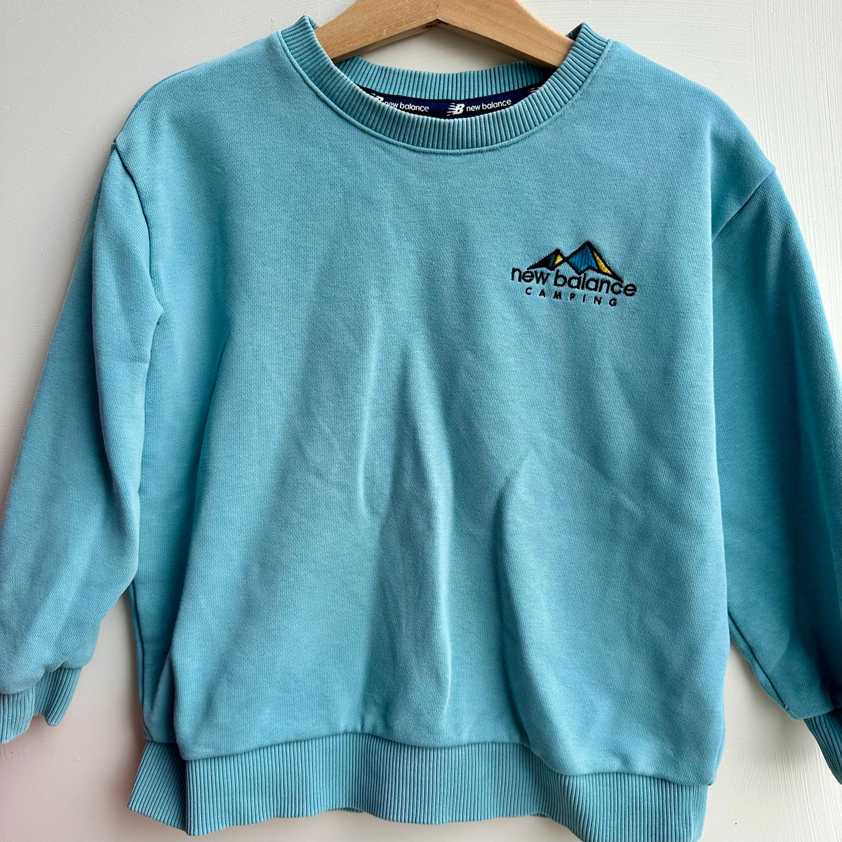 Crewneck Newbalance 5-6 ans | Seconde main (*Dessin légèrement craquelé)