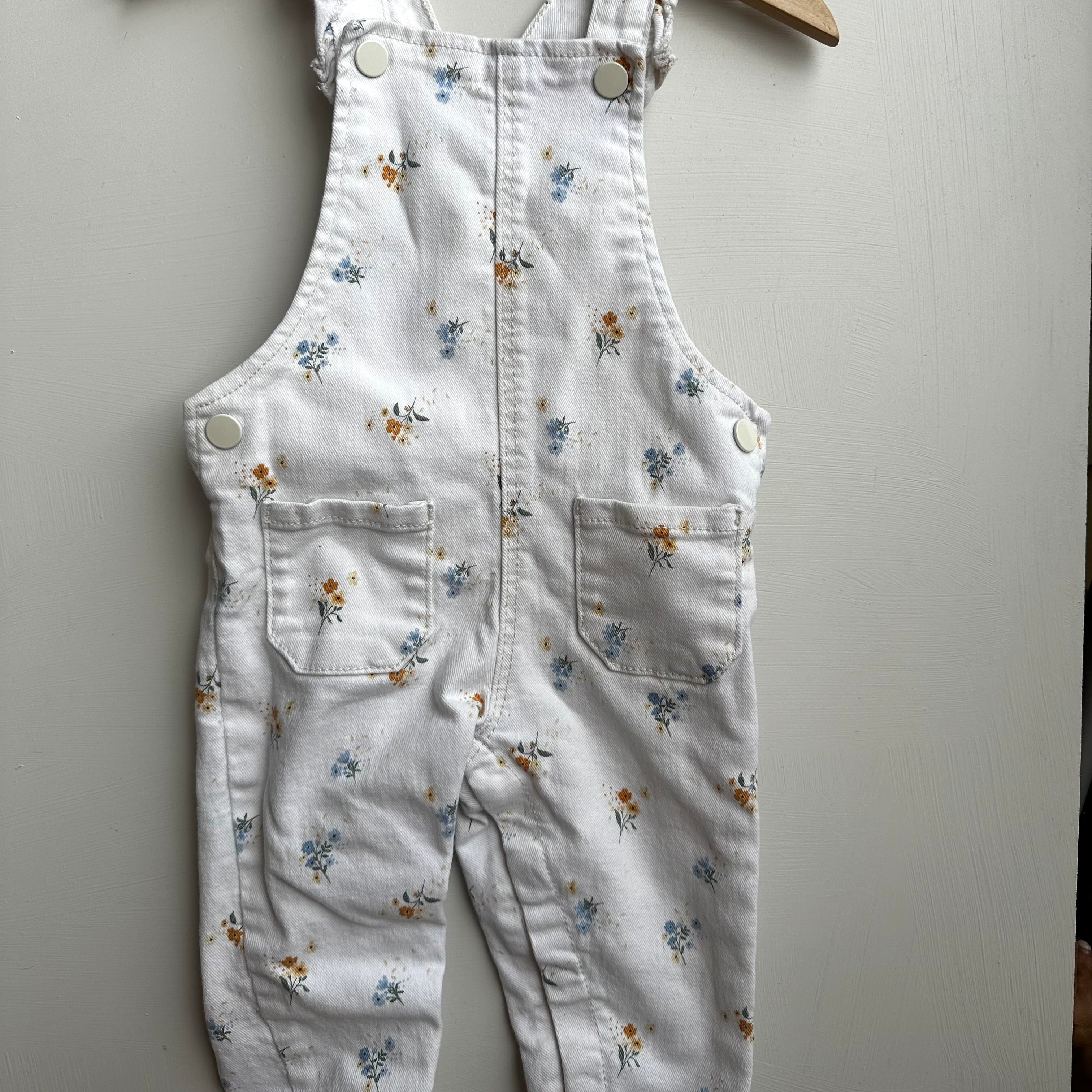 Salopette à fleurs Primark 9-12 mois | Seconde main