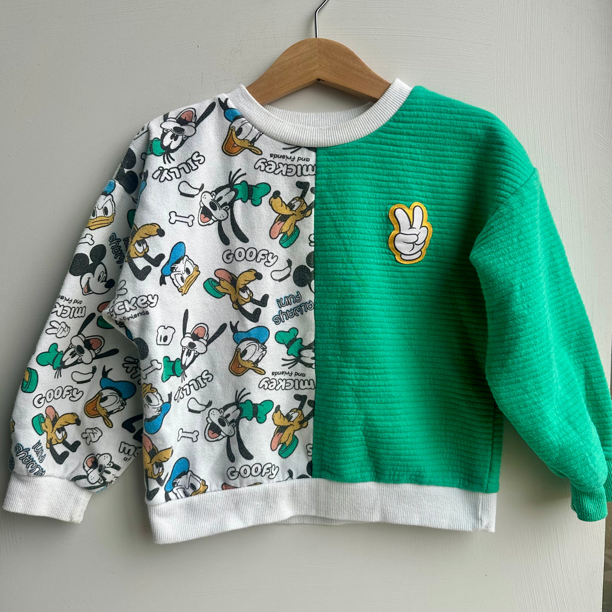 Pull vintage Disney 4 ans | Seconde main (Très légèrement mousseux)